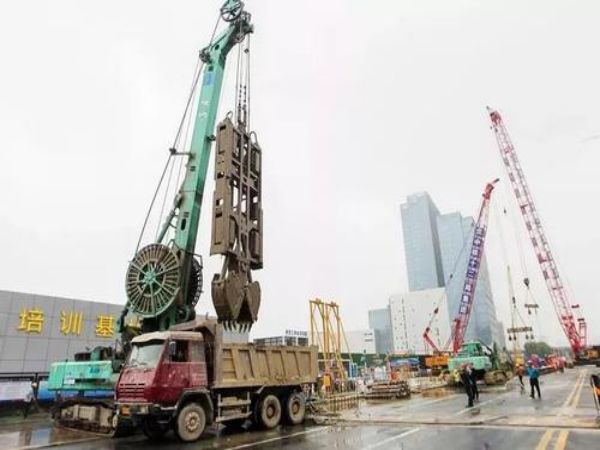 雁峰区吊车出租公司电话_设备搬迁吊装都应该注意什么?